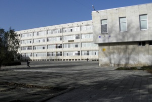 Родител нахлу с оръжие в учителската стая на гимназия в Добрич