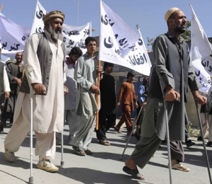 „Телеграф“: Еврокомисията с таен план за депортиране на 80 000 афганистанци