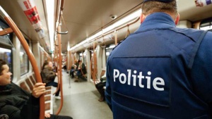 Полицията задържа двама души близо до метростанция "Маалбек" в Брюксел