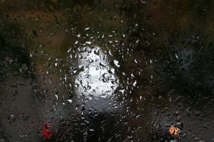 Дъжд, вятър и ниски температури ни очакват утре