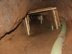 Американските власти са открили таен тунел под сухопътната граница с Мексико