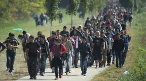 Гърция обеща да осигури подслон за до 50 000 бежанци в следващите 20 дни
