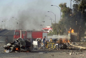 Експлозия в квартал на Багдад уби трима и рани още 20