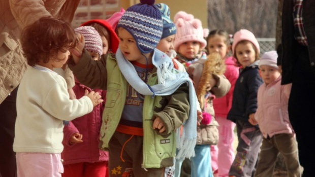2-годишните ще учат български и математика, детската няма да е задължителна за малчуганите