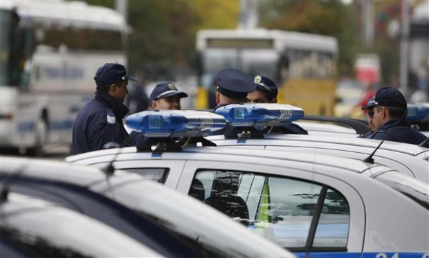 МВР: Спецакциите с тежковъоръжени полицаи ще продължат в цялата страна