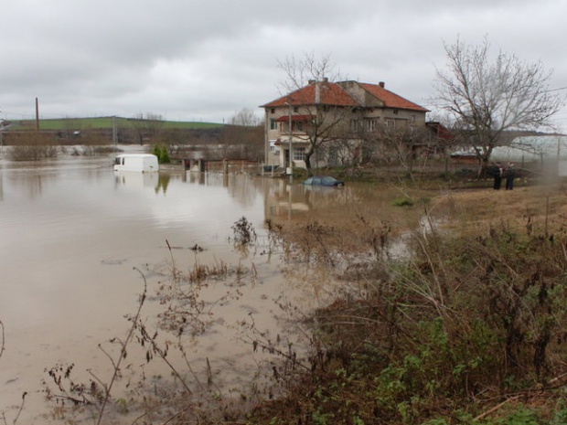 Спасителните операции в Сърбия продължават, задават се нови валежи