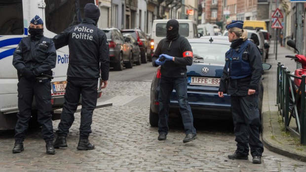 Спецчасти започнаха нова антитерористична операция в Брюксел