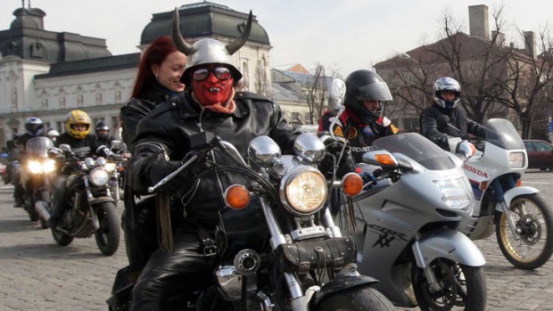 Днес мотористите превземат София за откриването на мотосезона! Какви промени има в градския транспорт
