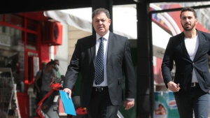 Ненчев бил на разпит във Военна прокуратура заради рутинна проверка на облекла за армията