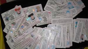 Четирима мъже от Пловдив са обвинени за подправяне на шофьорски книжки