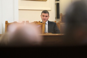 Горанов към депутати от БСП: Оправете си партийната каса, после дръжте отговорност за държавната