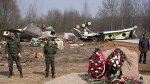 Хиляди отбелязаха годишнината от трагедията край Смоленск във Варшава