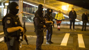 Евакуираха частично летището в Амстердам тази нощ