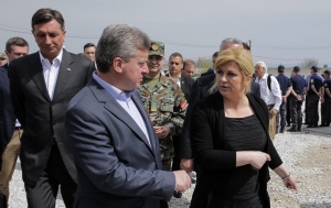 Мигрантският щурм провали визитата на президентите на Хърватия, Словения и Македония на границата