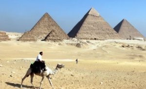 Как са били построени египетските пирамиди?