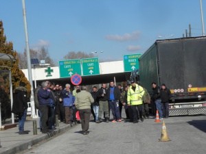 Български превозвачи решават дали ще блокират граицата ни с Гърция