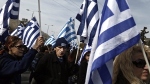 Атина повишава данъците за най-бедните, за да подпише сделка с кредиторите