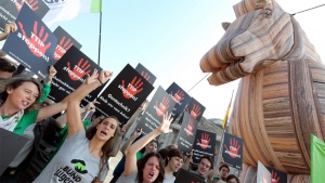 Хиляди на протест в Хановер срещу търговското споразумение със САЩ