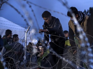 Мигранти отново се опитаха да пробият гръцко-македонската граница