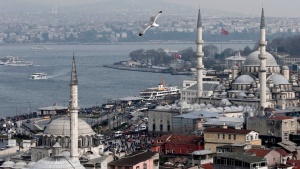 Турската държава губи светската си същност, имала нужда от шариатска Конституция