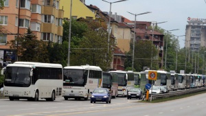 Протест на автобусните превозвачи блокира част от столицата