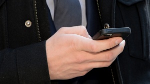 Роумингът в ЕС поевтинява от 30-ти април