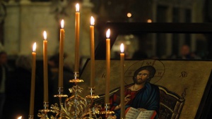 На Велика събота Христос е в Ада, за да разкъса оковите му и да отвори отново райските двери