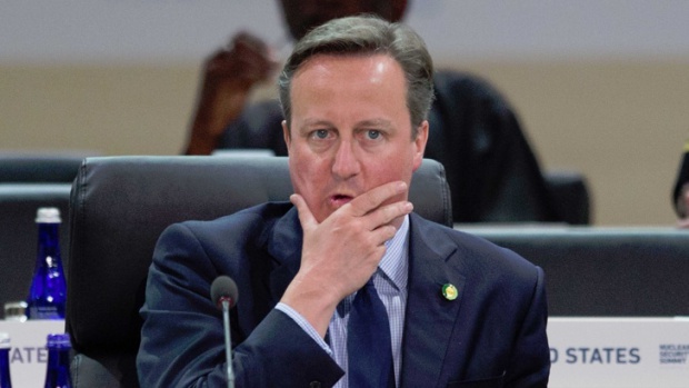 Британският премиер Камерън призна, че е инвестирал в офшорен фонд