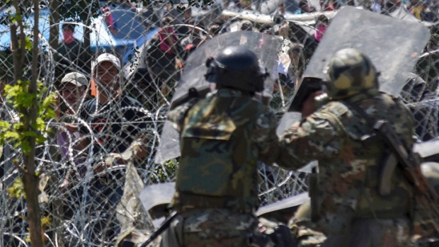 Брюксел призова гръцките власти незабавно да очистят лагера Идомени от мигранти