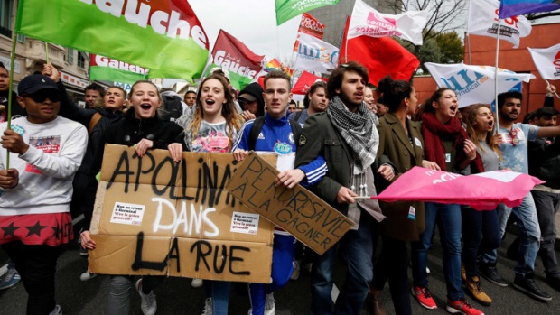 Франция обяви мерки за намаляване на младежката безработица