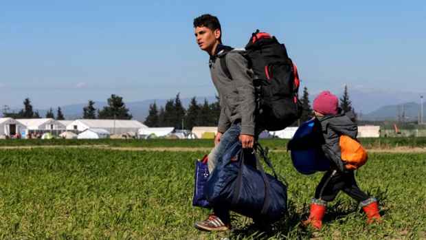 Турция ще строи три огромни лагера за сирийски бежанци