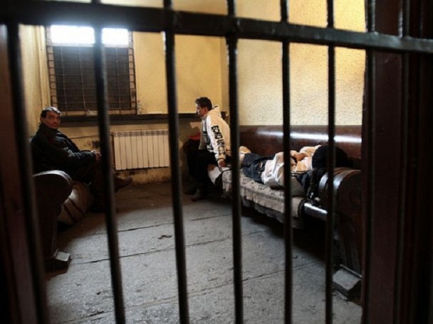 Екатерина Захариева затяга дисциплината в затворите