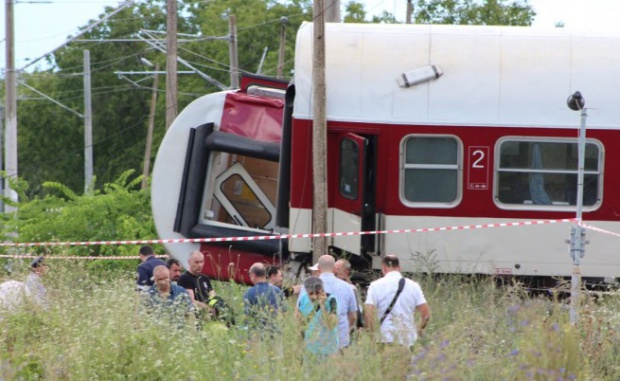 Загинал и ранени заради дерайлирал влак в Южна Корея