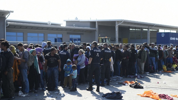Австрия готова да издигне ограда при нова бежанска вълна