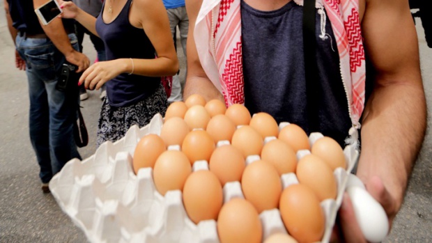 Яйцата няма да поскъпват за Великден, пазарът е залят с вносни