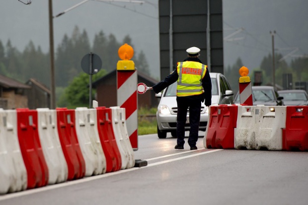 Шест европейски страни се обявиха ''за'' оставането на граничния контрол в Шенген