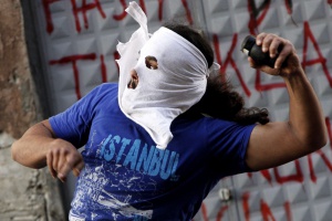 Полицията в Истанбул е сгазила демонстрант