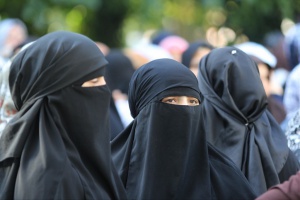 Готвят до 1500 лв. глоба за носене на бурка в Пловдив