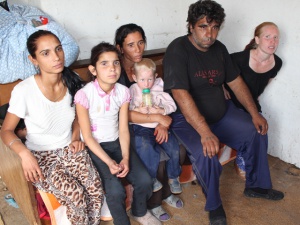 След цели десет години на включване, ромите продължават да не пращат децата си на училище, приоритетни са им ранните бракове