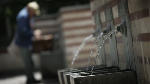 Хора търсят изцеление в лековит извор край Момчилград