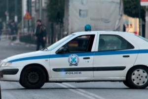 Откриха 3-годишно българче вързано голо и с кървящи рани в мазе в Гърция, майката е арестувана за насилие