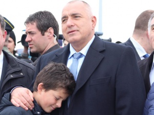 Премиерът на живо във Facebook: Националната сигурност е в щастието на хората