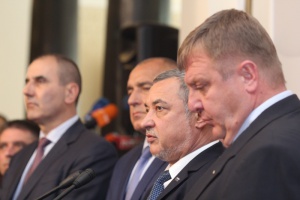 Борисов балансира между патриотите и българите в чужбина - консенсусна формула по Изборния кодекс все още няма