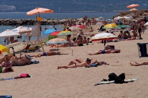 Над 300 000 българи ще намерят работа в морските курорти