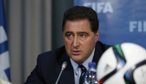 Председателят на комисията за финансова ревизия към ФИФА подаде оставка