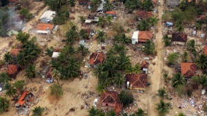 Наводнения опустошиха Шри Ланка, 200 000 са прогонени от домовете си