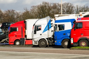 Камиони блокираха Франция - протестират срещу новия закон за труда