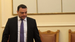 Само държавната агенция “Автомобилна администрация” ще провежда теоретичните изпити за шофьори