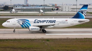 Париж започва разследване на причините за инцидента с египетския самолет!15 от пътниците са французи