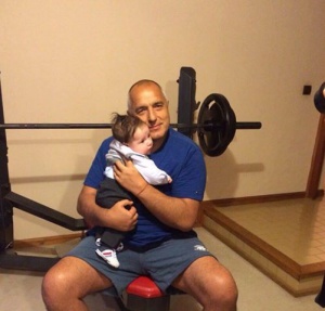 Бойко Борисов показа внука си във Фейсбук